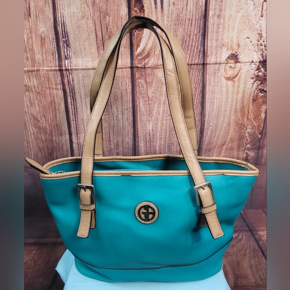 ❤️2 for 20. Giani Bernini Saffiano Dome SatchelGiani Bernini | Green/tan.